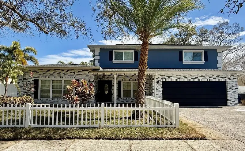 2563 Knotty Pine Way, FL