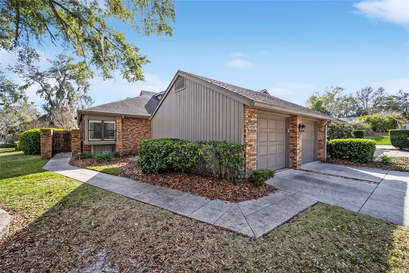 1731 Se Clatter Bridge Rd, FL