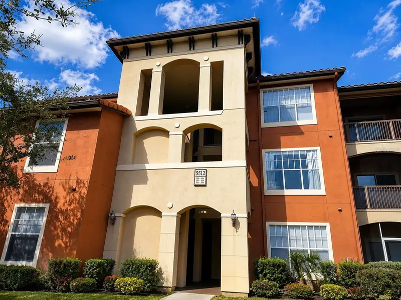 5512 Metrowest Blvd #201, FL