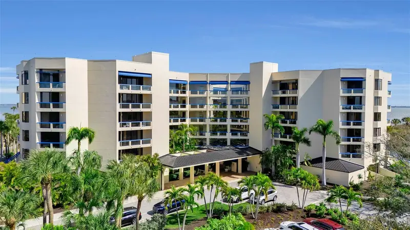 2110 Harbourside Dr #523, FL
