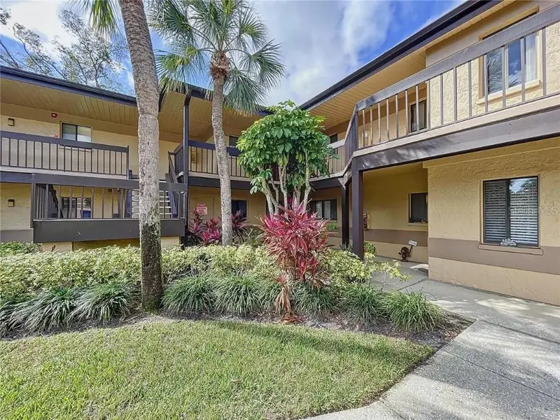 2679 Sabal Springs Cir #102, FL