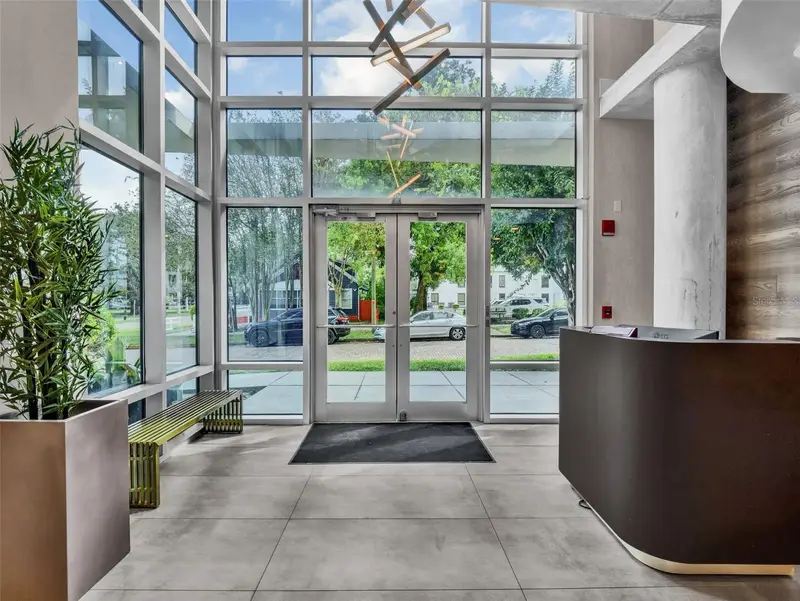 525 E Jackson St St #405, FL