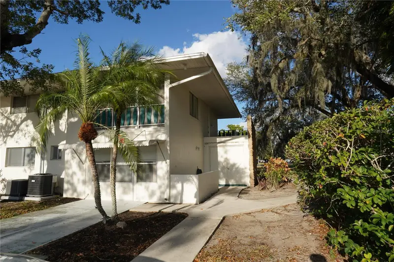 349 Joel Blvd #201, FL