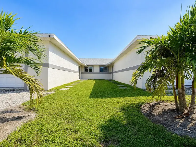 777-779 Bedford Dr, FL