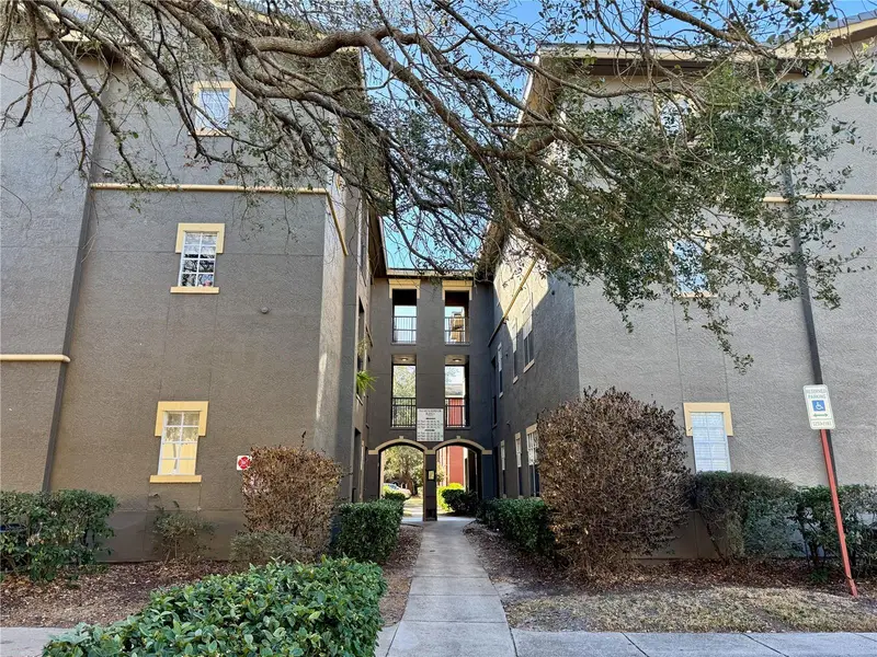 102 Vista Verdi Cir #124, FL