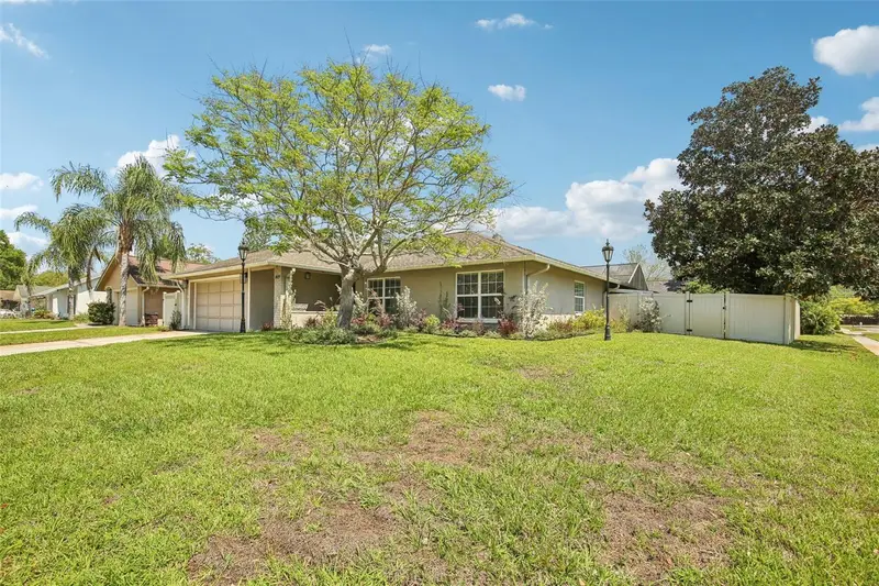 1419 Windmill Pointe Rd, FL