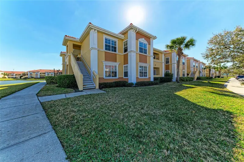 1130 Villagio Cir #201, FL