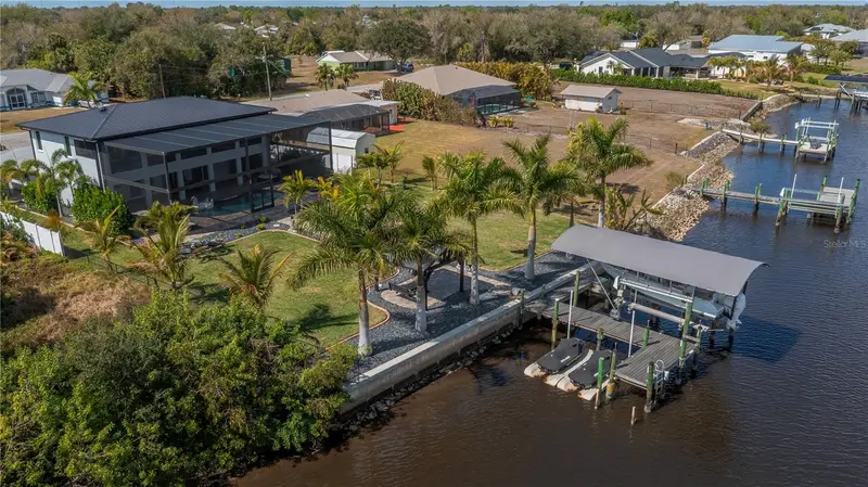 2424 Harbour Dr, FL