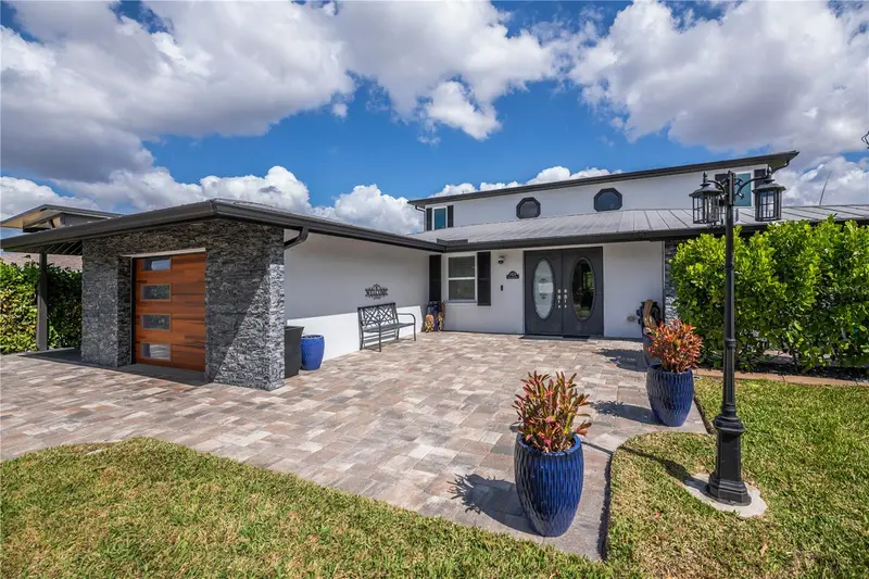 2424 Harbour Dr, FL