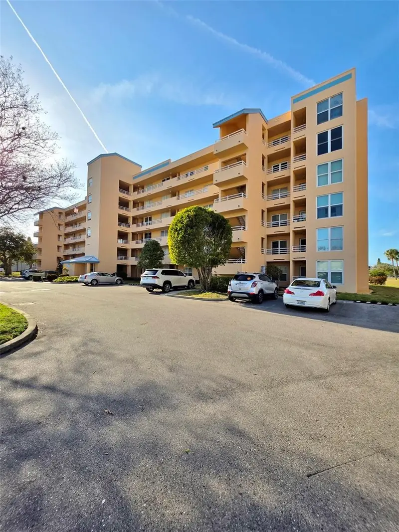 4570 Pinebrook Cir #208, FL