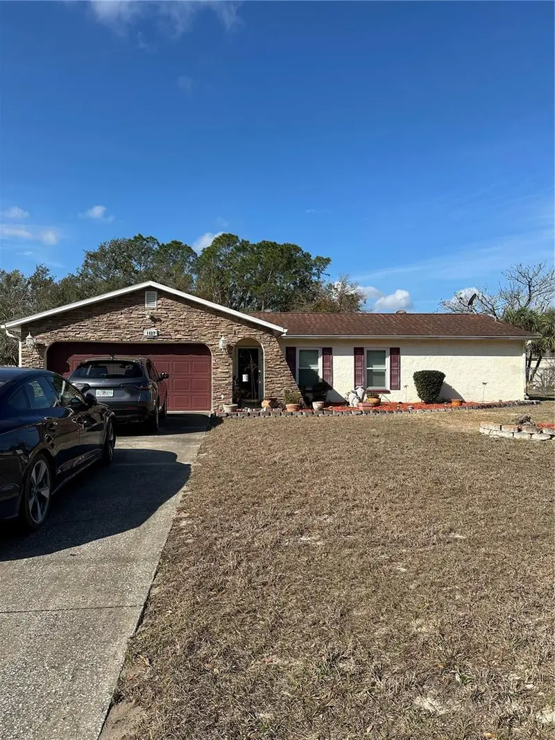 1427 Amy Cir, FL