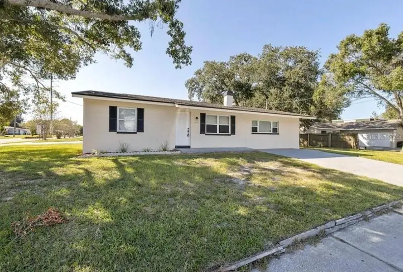 1004 N Betty Ln, FL