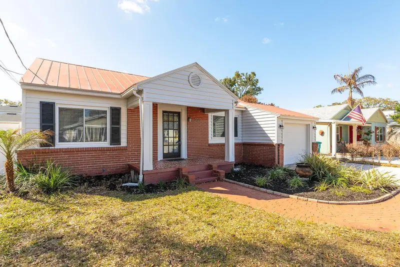 220 E Grant St, FL
