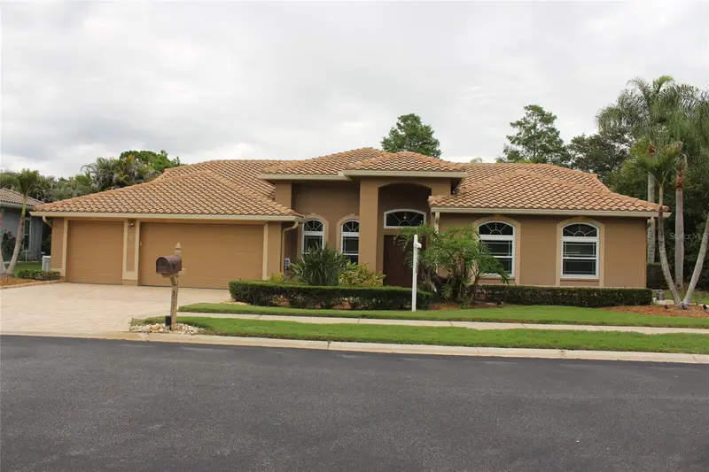 2303 Oxford Ct, FL
