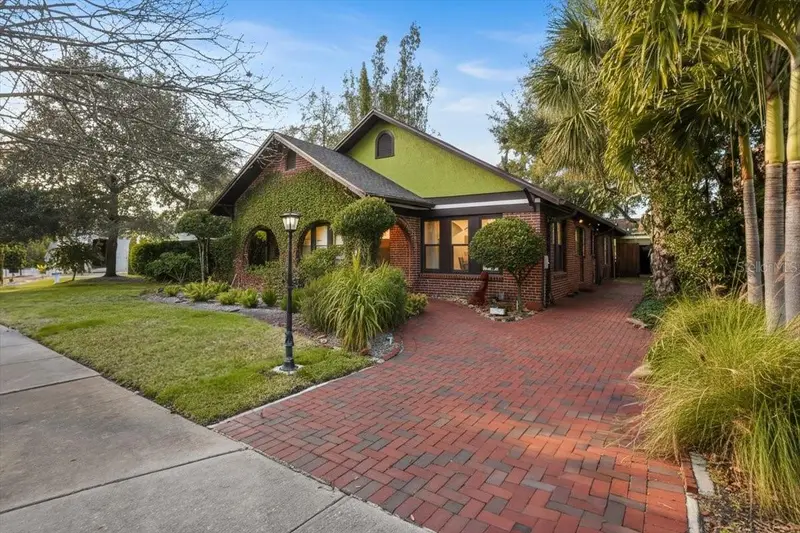 2313 W Bristol Ave, FL