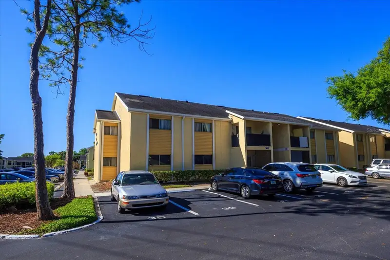 908 Lake Destiny Road, FL