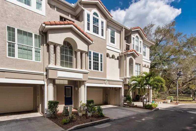 1430 Manatee Cir, FL