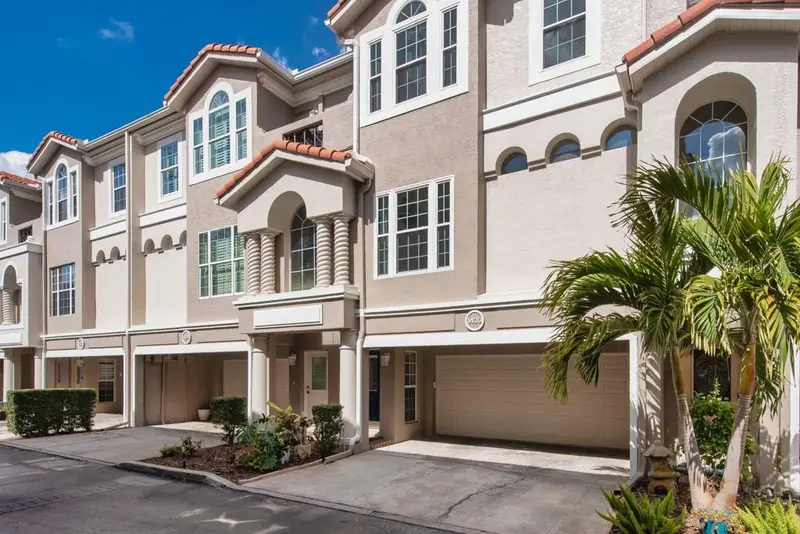 1430 Manatee Cir, FL