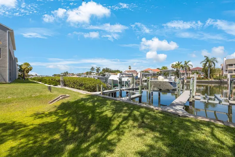 1125 Pinellas Bayway S #305, FL