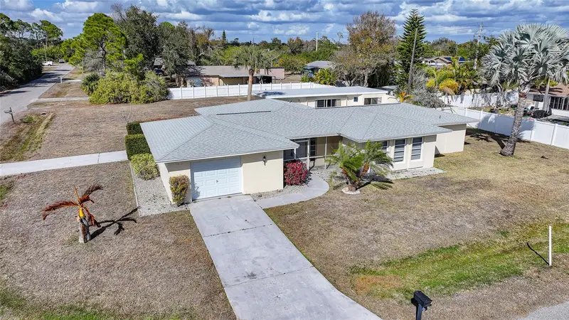 1012 Webster Ave Nw, FL