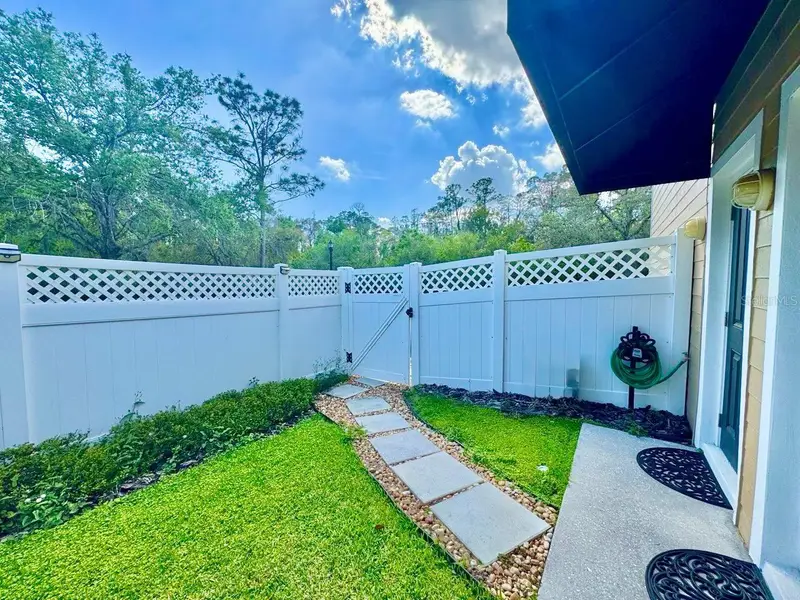 14541 Cotswolds Dr #B, FL