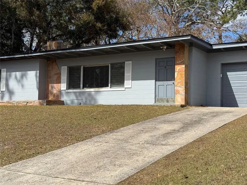 754 Pine Ln, FL