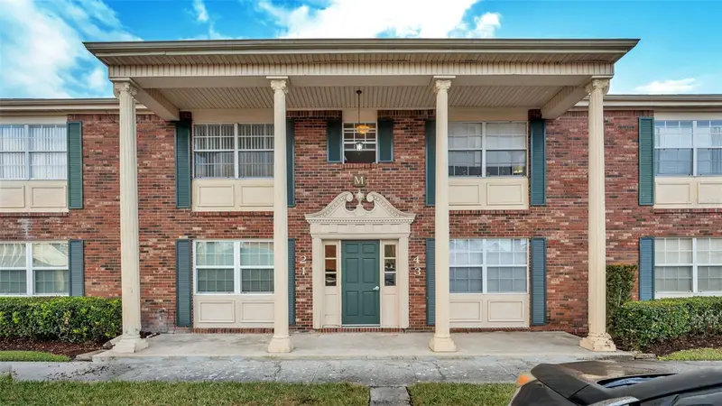 1920 E Edgewood Dr #M2, FL