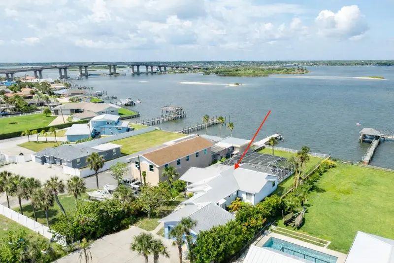 3326 S Peninsula Dr, FL