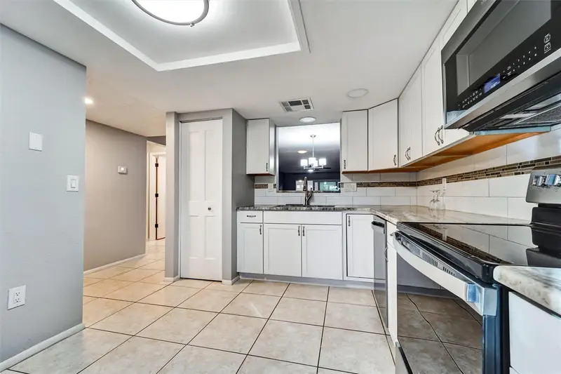 8330 High Point Cir #6, FL
