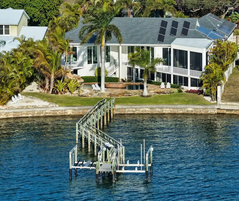 324 Bayshore Dr, FL