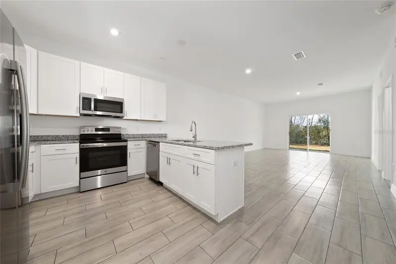 462 Lake Shore Pkwy, FL