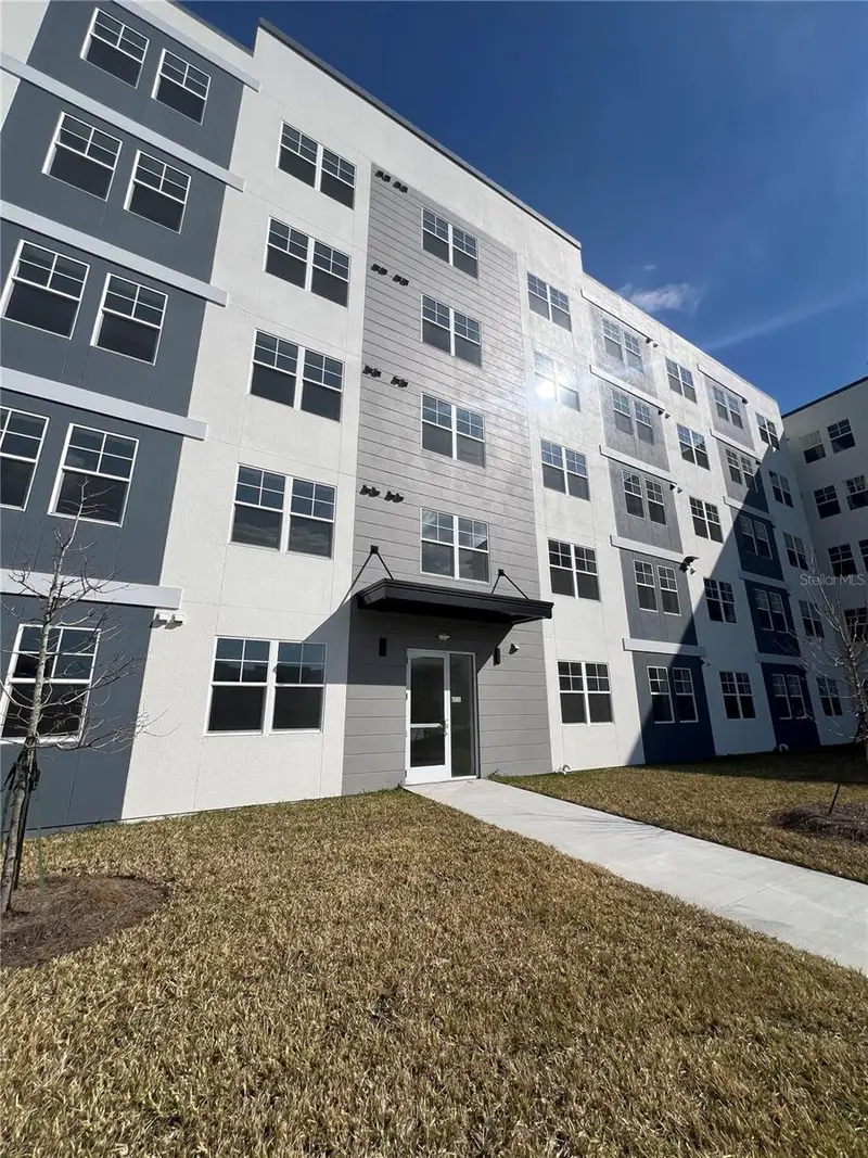 5587 Millenia Park Blvd #214, FL