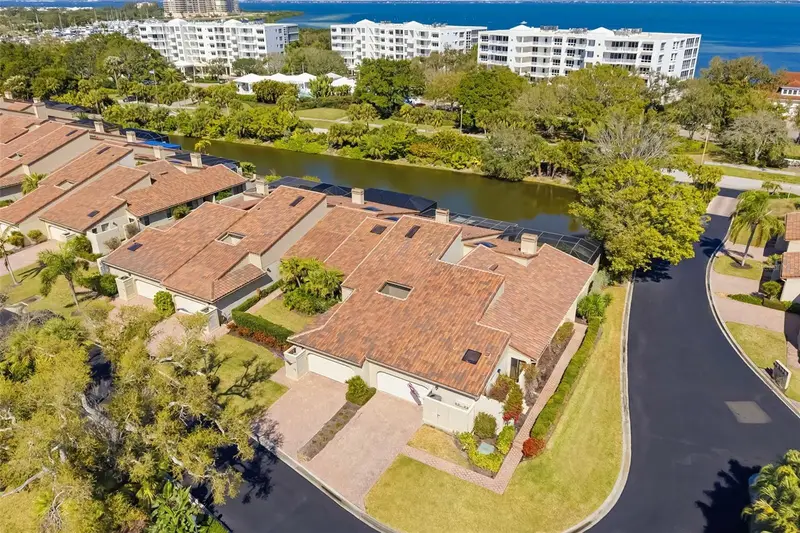 2326 Harbour Oaks Dr, FL