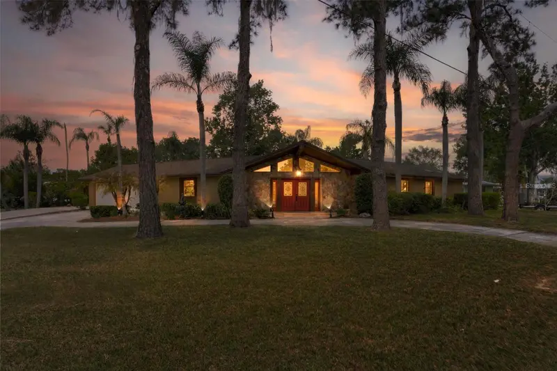 239 Se Paradise Point Rd, FL