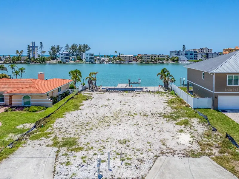10126 Tarpon Dr, FL