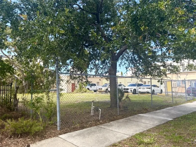 1420 5th Street, FL