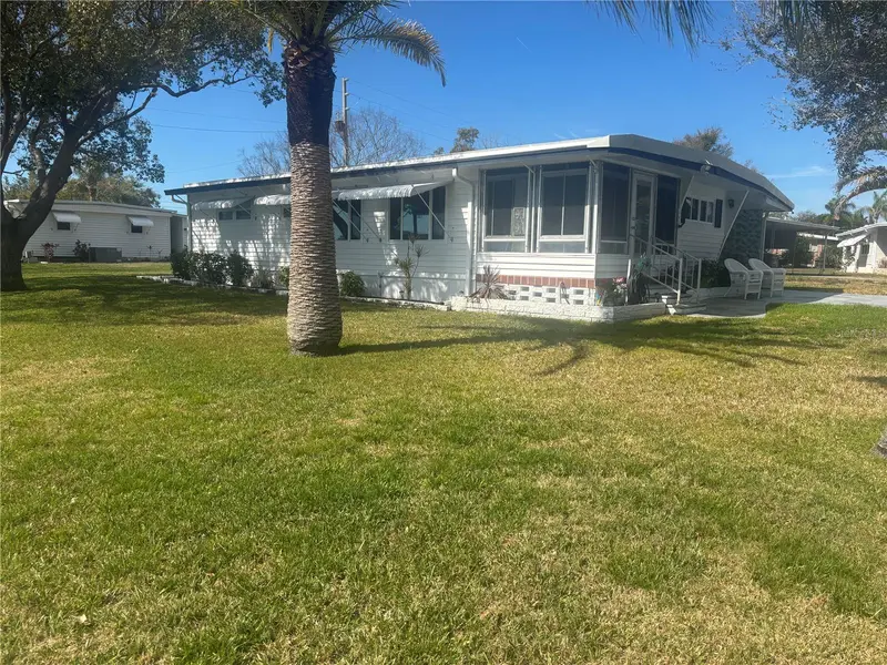 105 Freedom Ct #30, FL