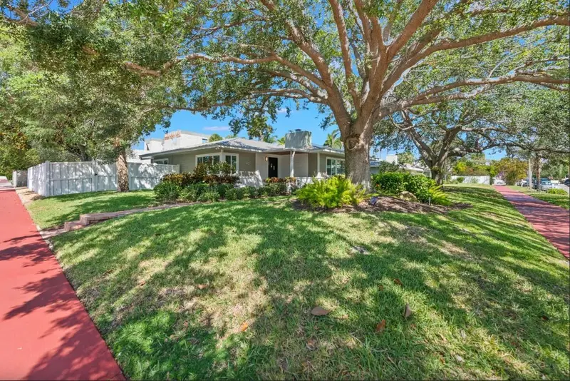 140 S Blvd Of The Presidents, FL
