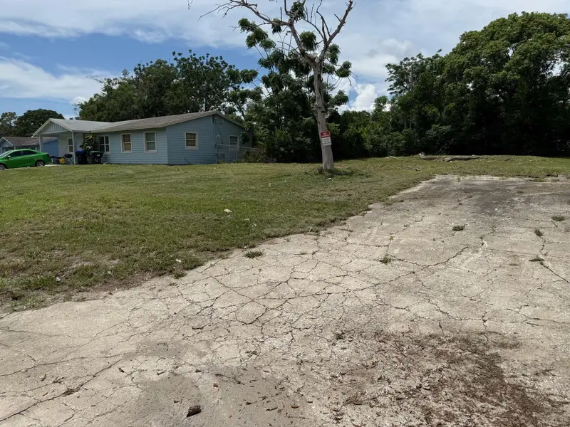 5209 Bonnie Brae Cir, FL