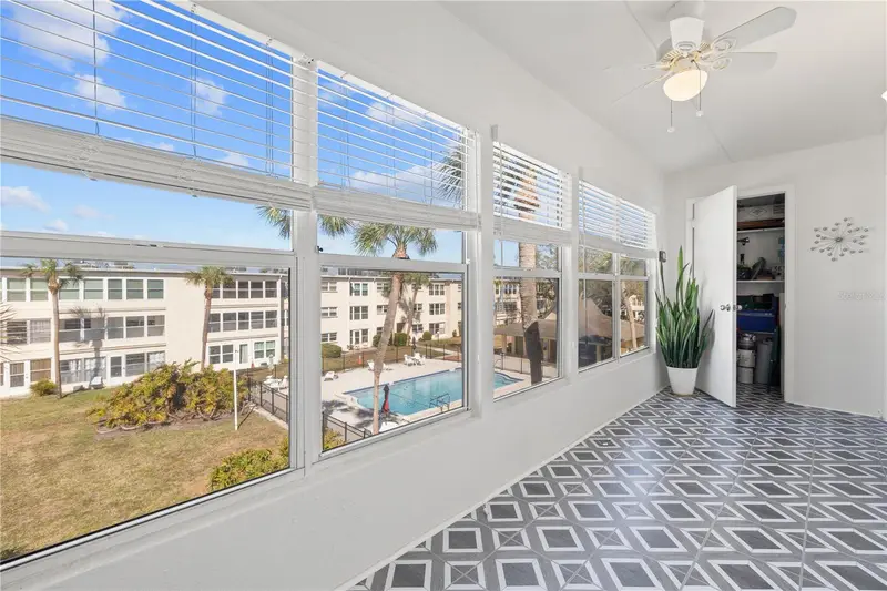 11720 Park Blvd #302, FL