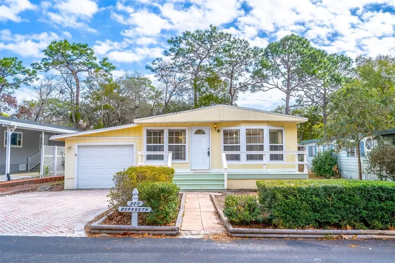 320 N Forest Blvd, FL