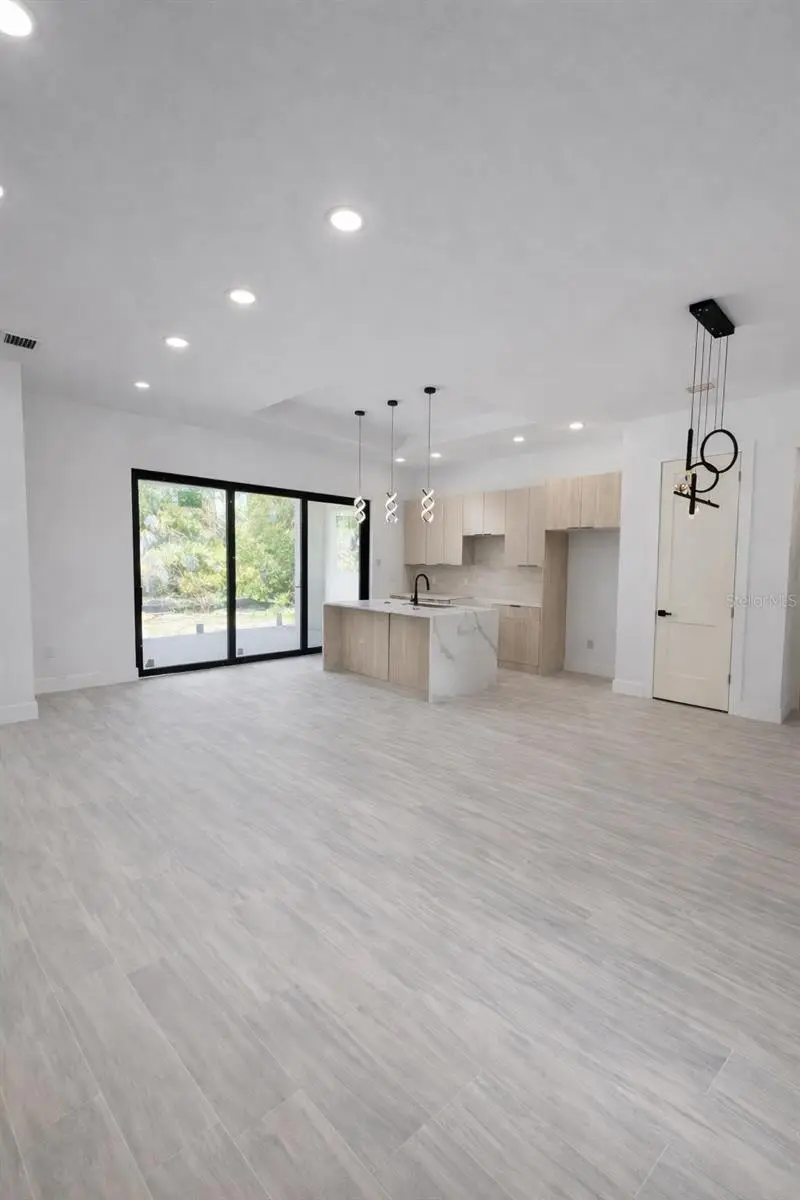 1105 Cornelius Blvd, FL