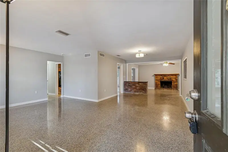 4633 W Longfellow Ave, FL