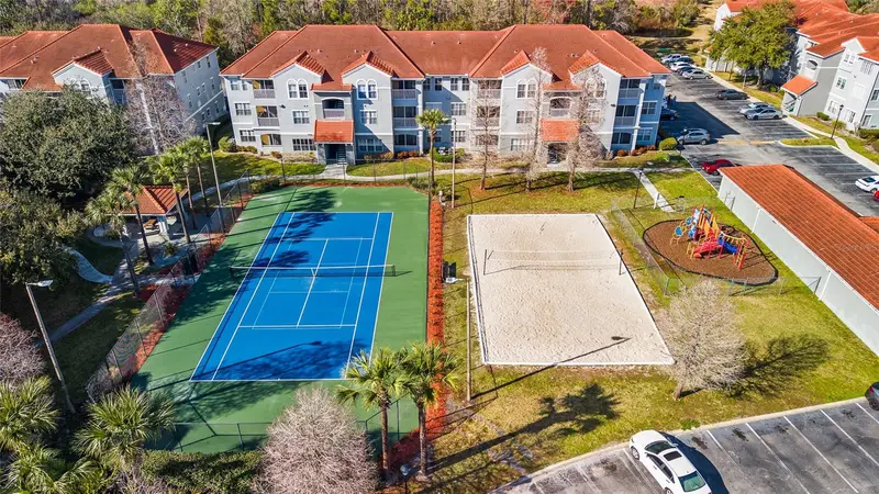 18001 Richmond Place Dr #835, FL