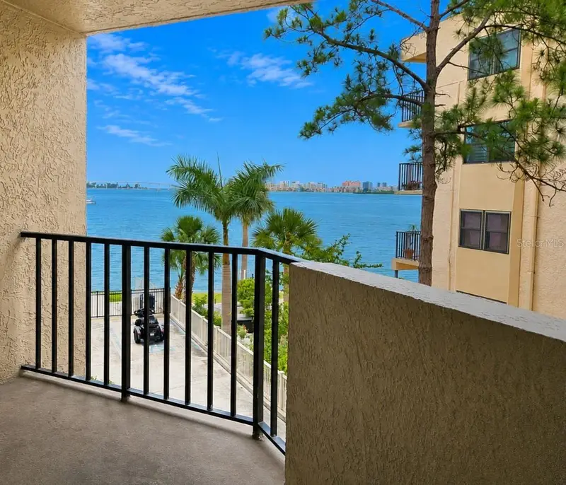 602 Lime Ave #203, FL