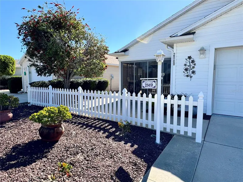 2569 Errol Ter, FL