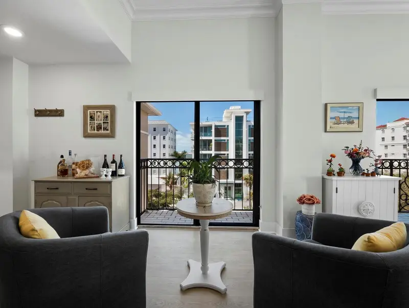 205 Golden Gate Pt #401, FL