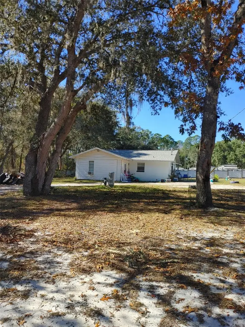 1838 Ne 145th Avenue Rd, FL
