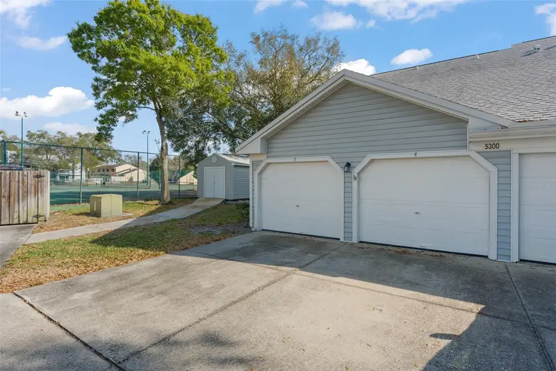 5300 Dover Village Ln #4, FL