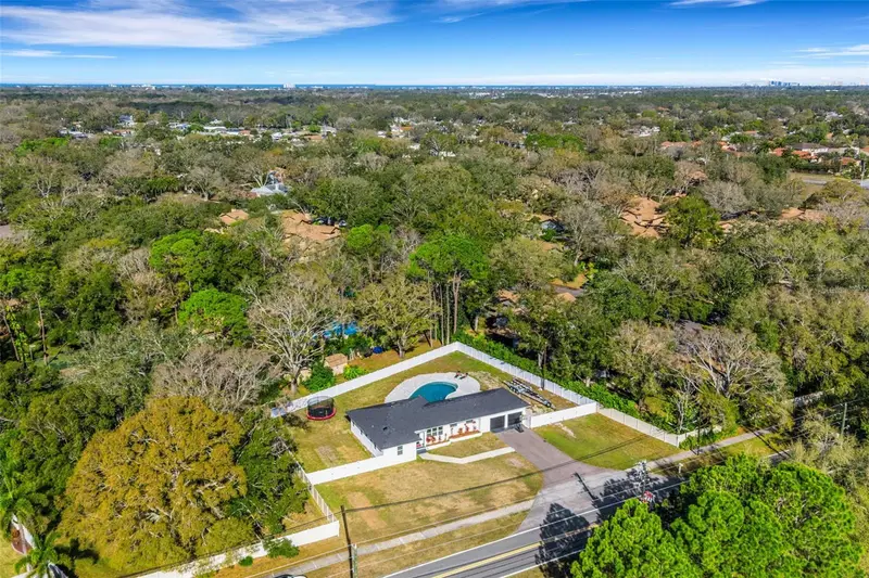 10016 Ridge Rd, FL